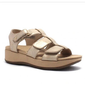 Vionic Women’s Tami Platform Wedge Sandal - Champagne